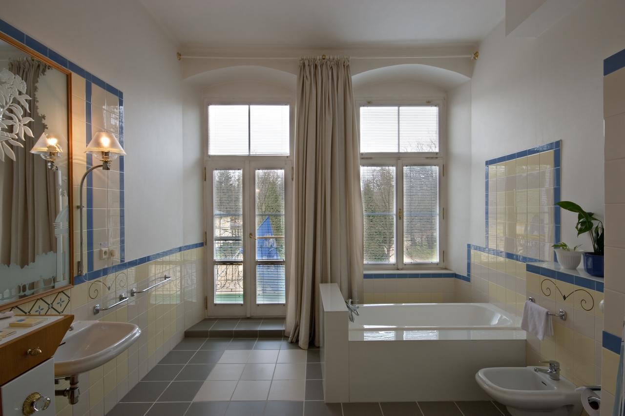 Hotel Three Lilies Inkl Aquaforum Frantiskovy Lazne Luaran gambar