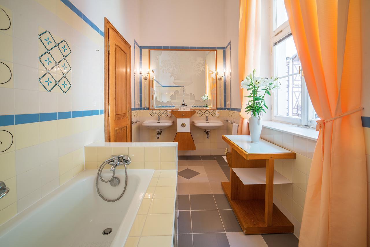 Hotel Three Lilies Inkl Aquaforum Frantiskovy Lazne Luaran gambar