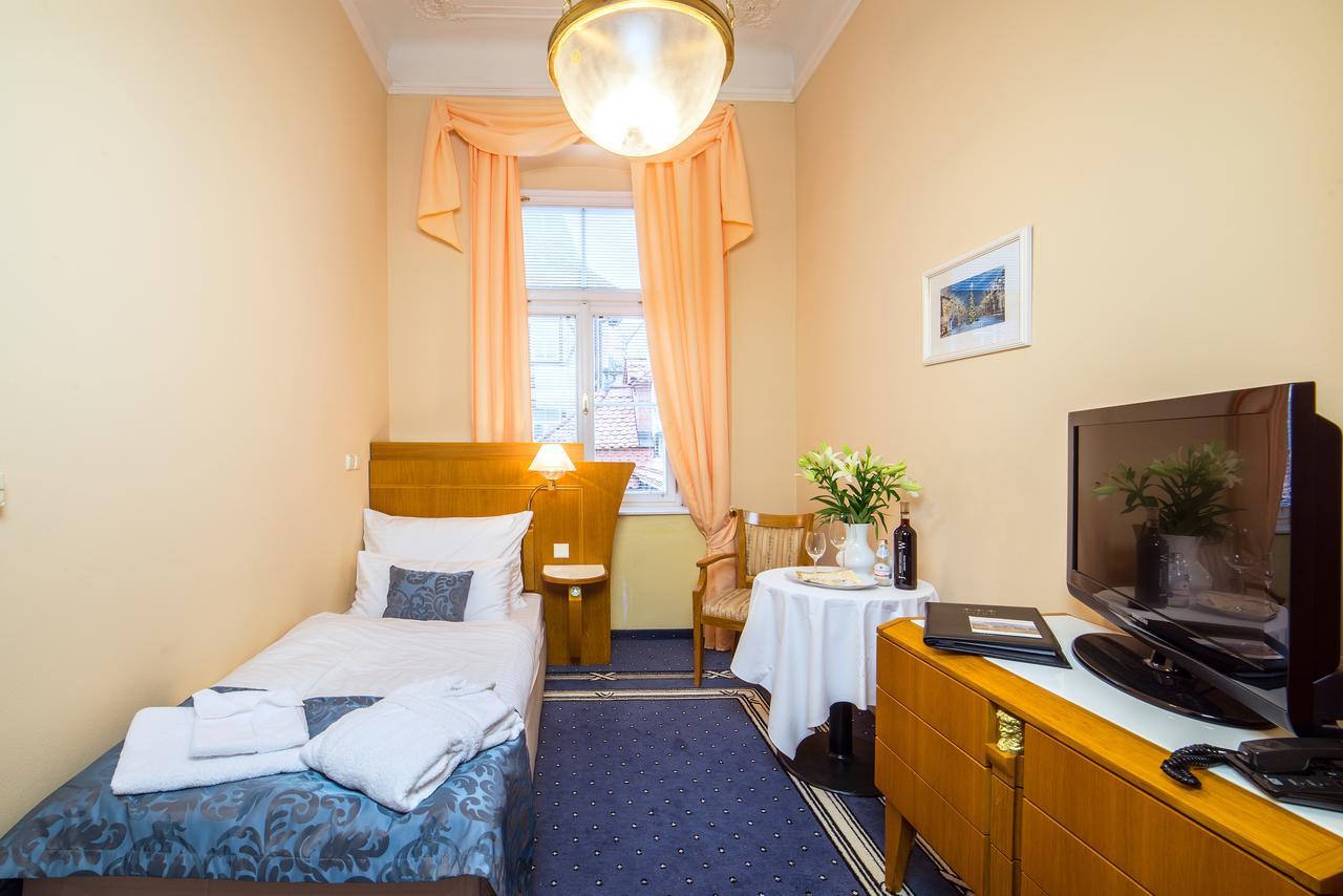 Hotel Three Lilies Inkl Aquaforum Frantiskovy Lazne Luaran gambar
