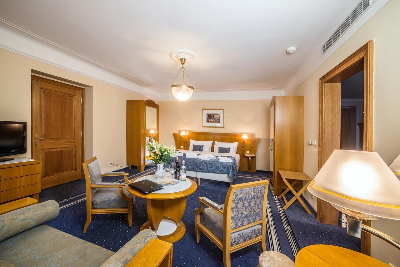 Hotel Three Lilies Inkl Aquaforum Frantiskovy Lazne Luaran gambar